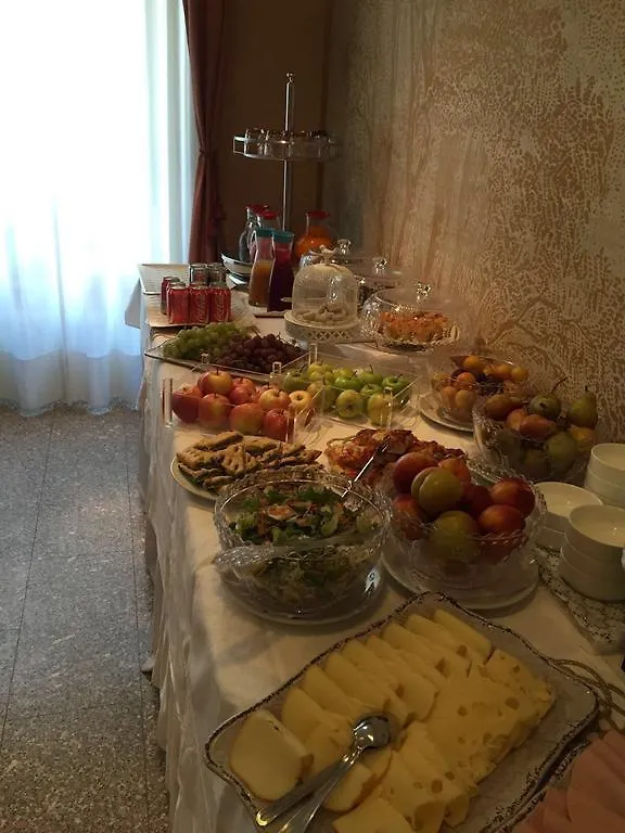 מילאנו Hotel Mennini