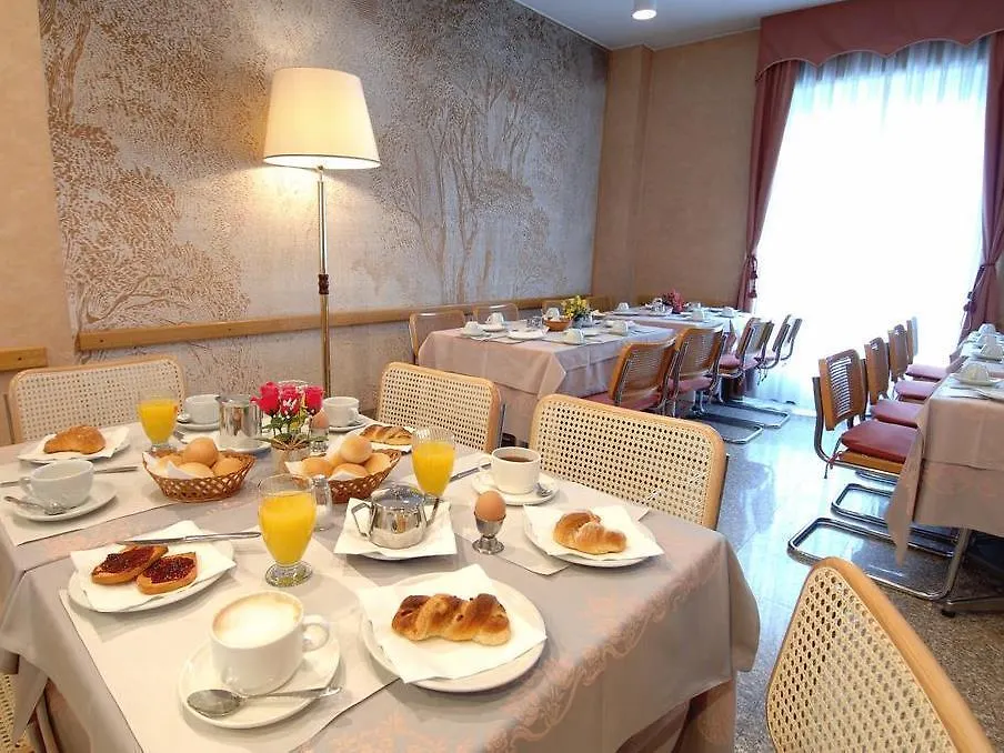 Hotel Mennini Milan 3*,
