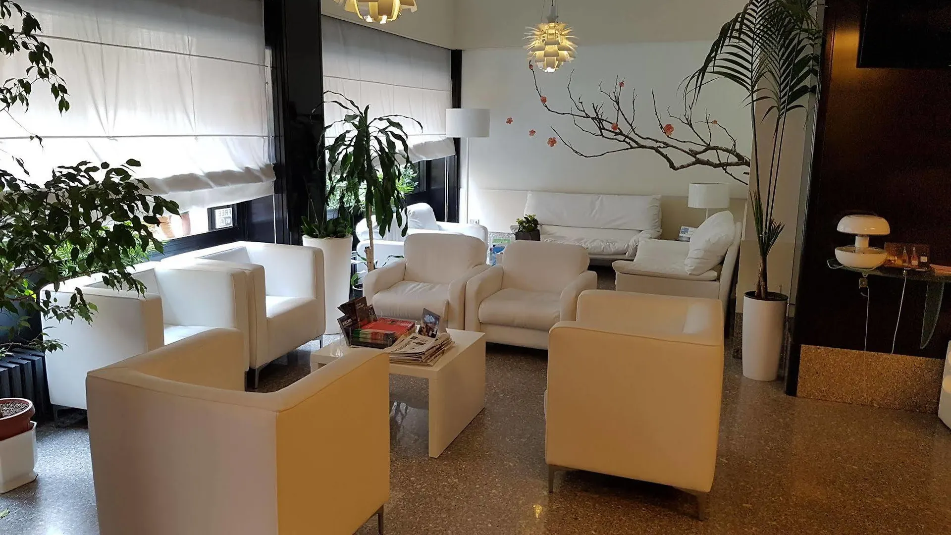 מילאנו Hotel Mennini